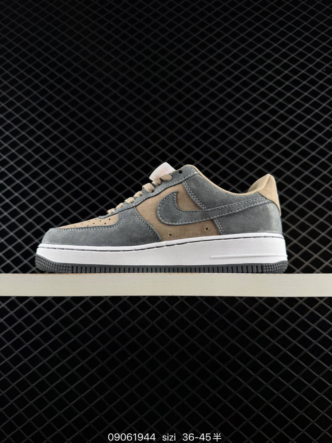 NIKE AIR FORCE 1-DV0788-013